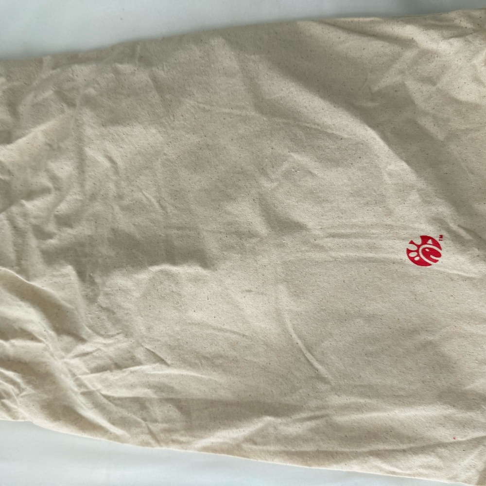 Chick-fil-A Cow Slides + Cooler Pouch + “Eat Mor Chikin” Tote (NWT) - Picture 11 of 12
